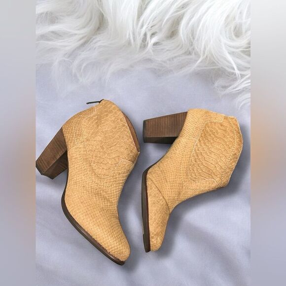 🔥 UGG Calf Hair Charlotte Embossed Bootie Boots Size 9.5 EU 40.5 - Picture 8 of 15